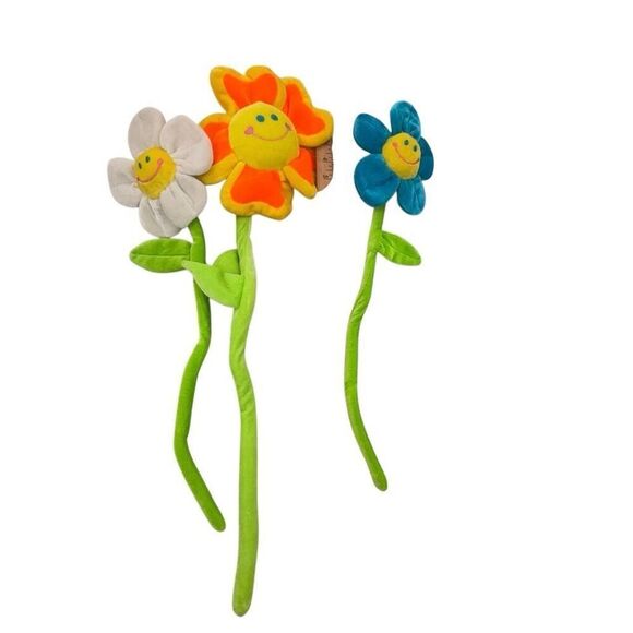 Gund Canadiana Plush Smiling Flowers Trio – White, Orange, and Blue - Picture 5 of 7
